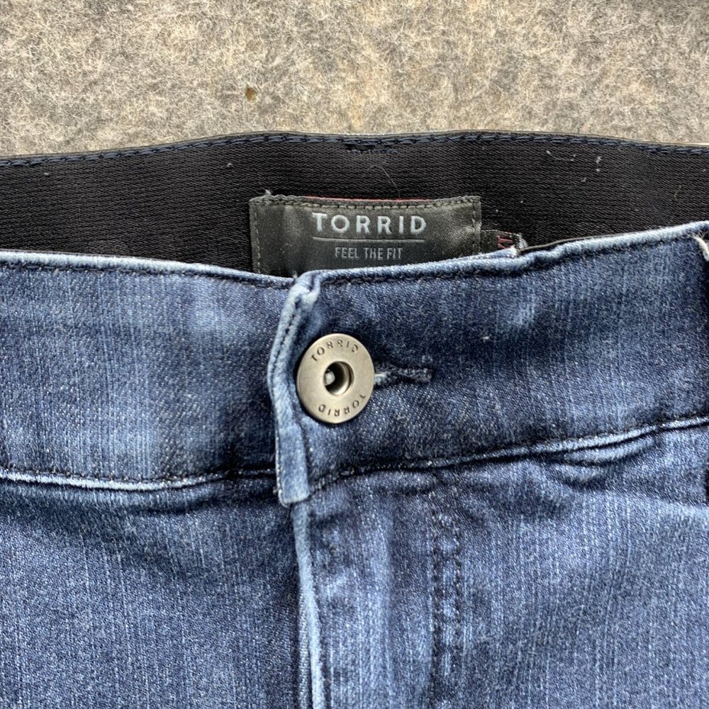 Torrid Jeans Men 18XT Adult Blue Denim Pants Bombshell Skinny Fit Outdoors - Picture 6 of 15